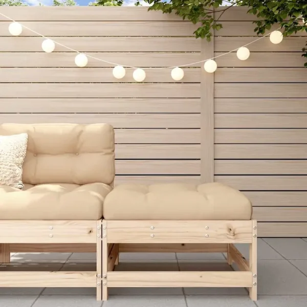 Repose-pieds de balcon modulable en pin massif naturel avec coussin beige clair confortable.