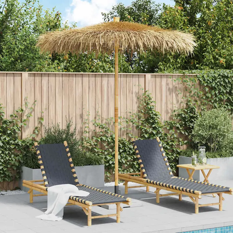 Alternative view of Parasol en feuille de bananier avec poteau bambou